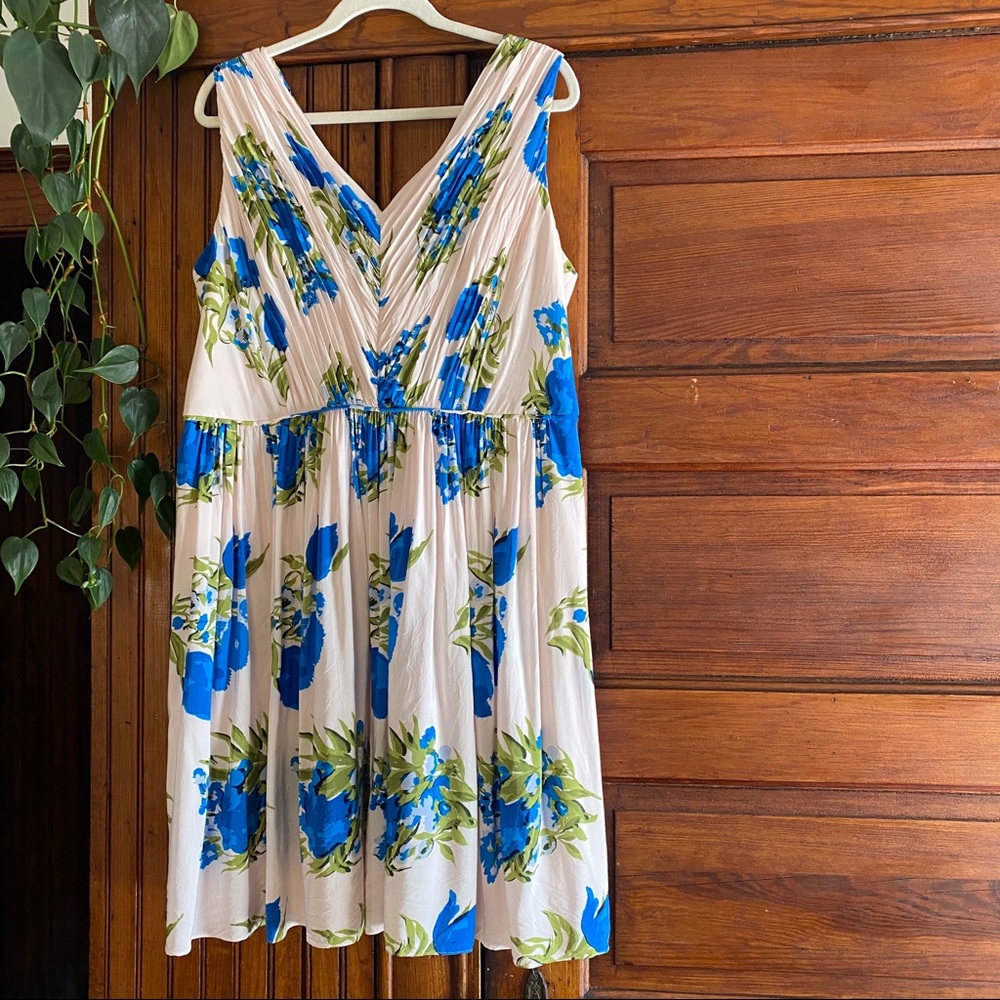 Boden pink and blue floral V neck Special occasion Knee Length Dress size 14